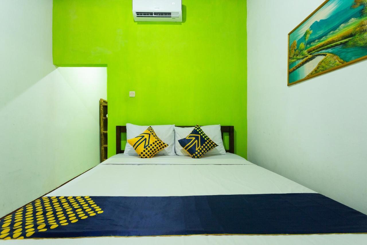 Spot On 1879 Lendang Homestay Mangsit Екстер'єр фото