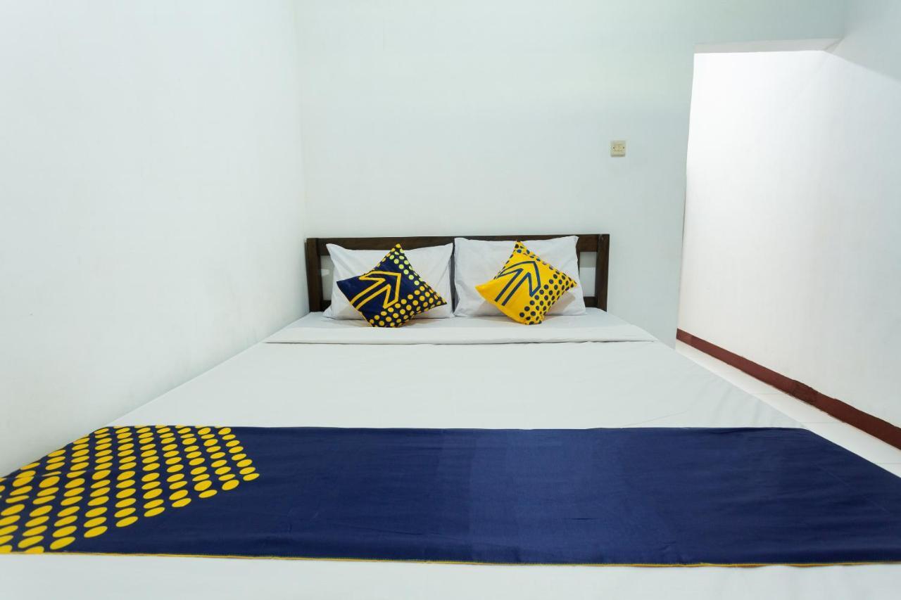 Spot On 1879 Lendang Homestay Mangsit Екстер'єр фото
